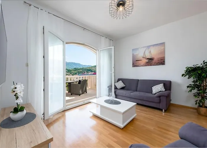 Deluxe Bayview Oasis