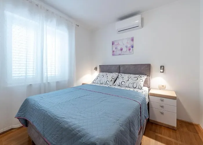 Deluxe Bayview Oasis