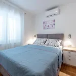 Deluxe Bayview Oasis