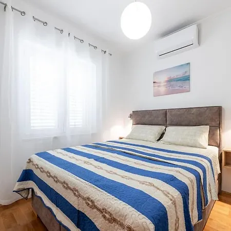 Deluxe Bayview Oasis