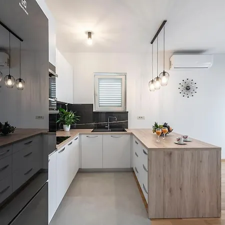 Deluxe Bayview Oasis *