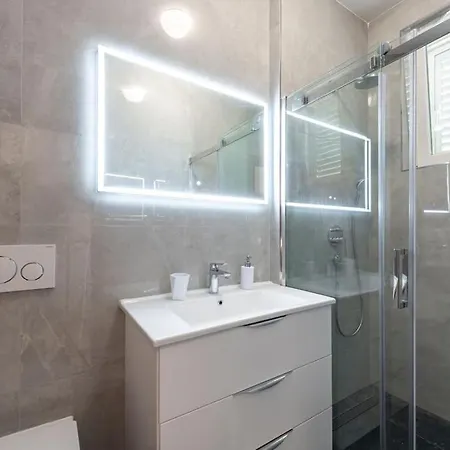 Apartment Deluxe Bayview Oasis