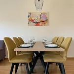 Deluxe Bayview Oasis *