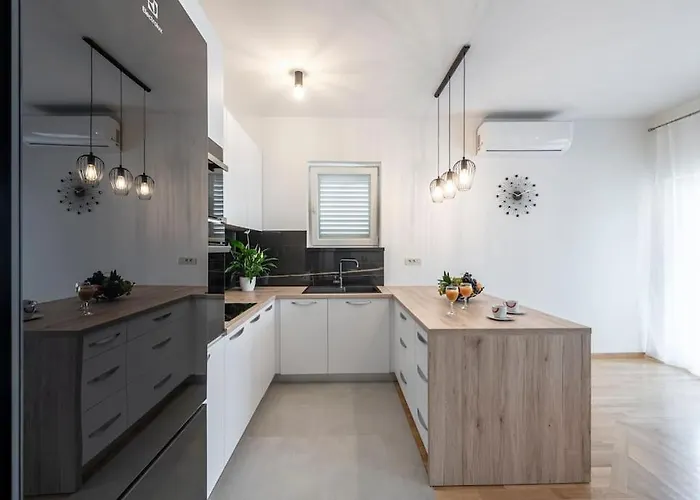 Deluxe Bayview Oasis *