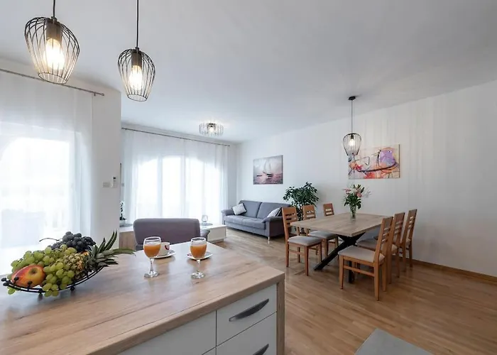 Апартаменты Deluxe Bayview Oasis