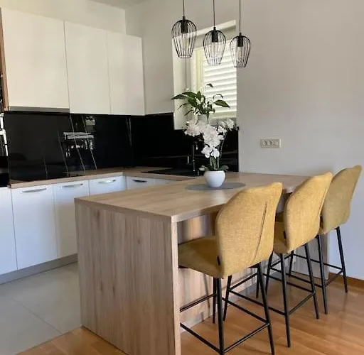 Deluxe Bayview Oasis