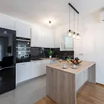 Deluxe Bayview Oasis דירה דוברובניק