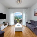 Deluxe Bayview Oasis דירה *