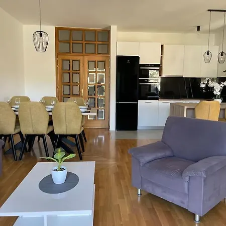 דירה Deluxe Bayview Oasis *